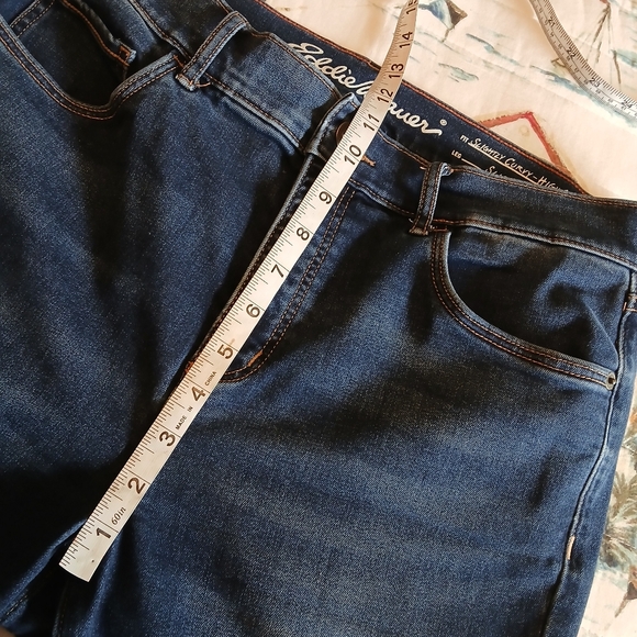 EddieBauer Slightly Curvy High Rise Slim Straight 12 - Picture 10 of 14
